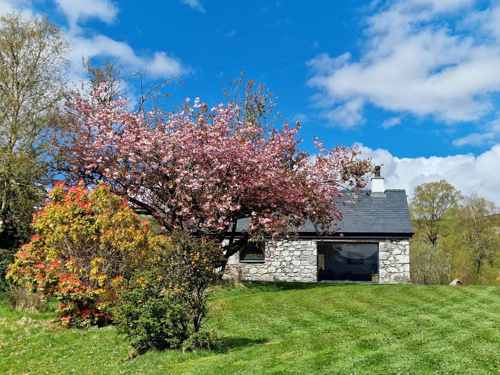 The Barn Villa Fort William Exterior photo